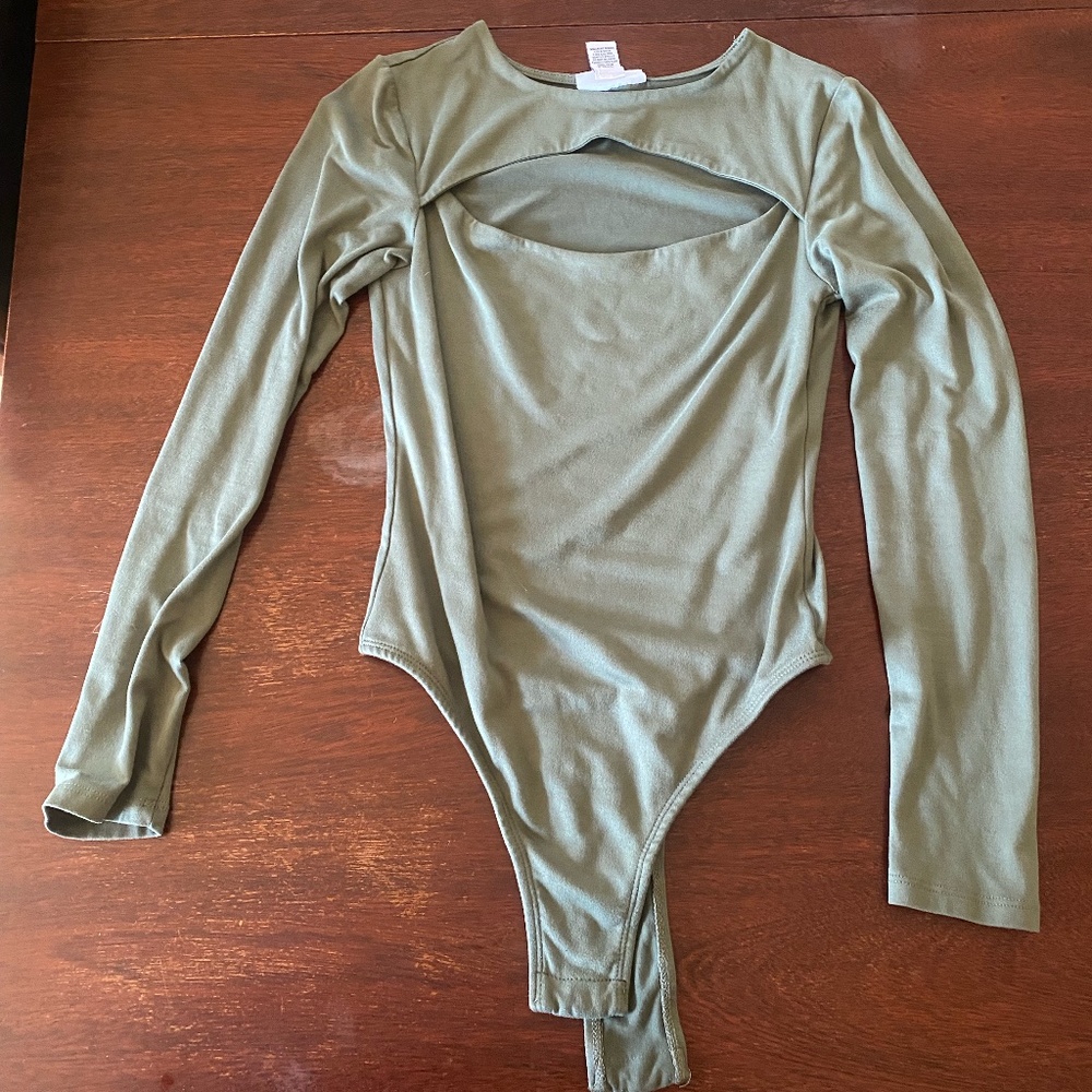Just Polly Long-Sleeve Keyhole Bodysuit